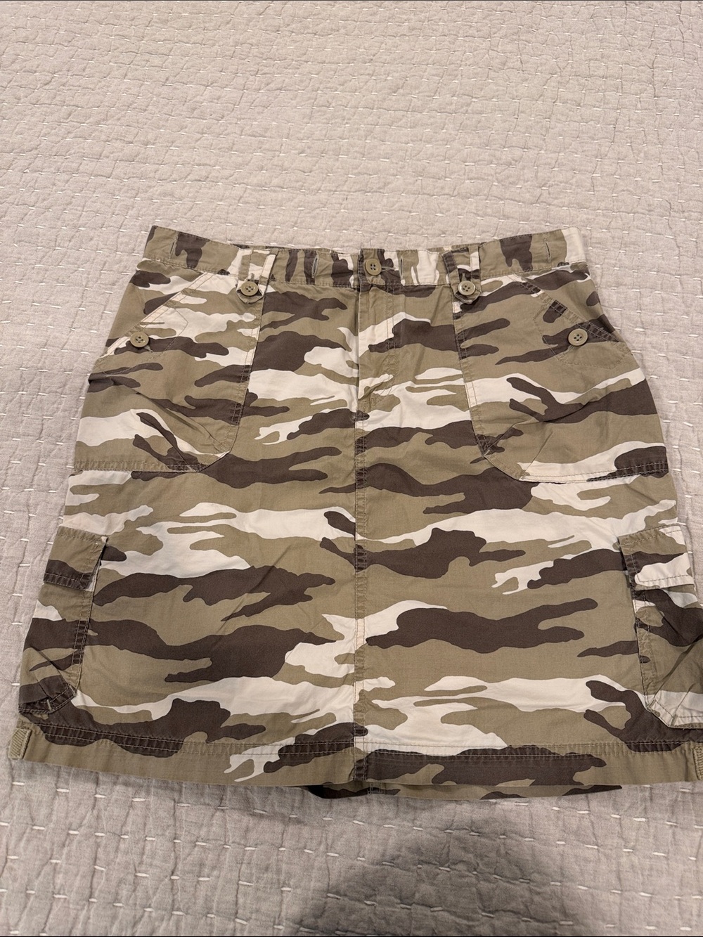 GAP Camouflage Cargo Mini Skirt in Olive, Brown & Cream